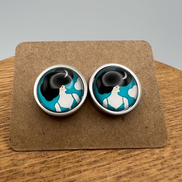 Classic Edgy Round Stud Earrings - Retro Stylish Stud Earrings set of two - Picture 9 of 13